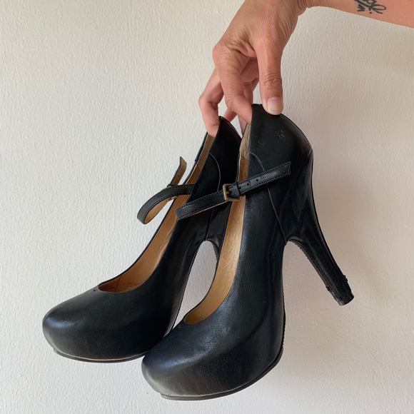 Frye Liz Black Mary Jane Platform Pumps 